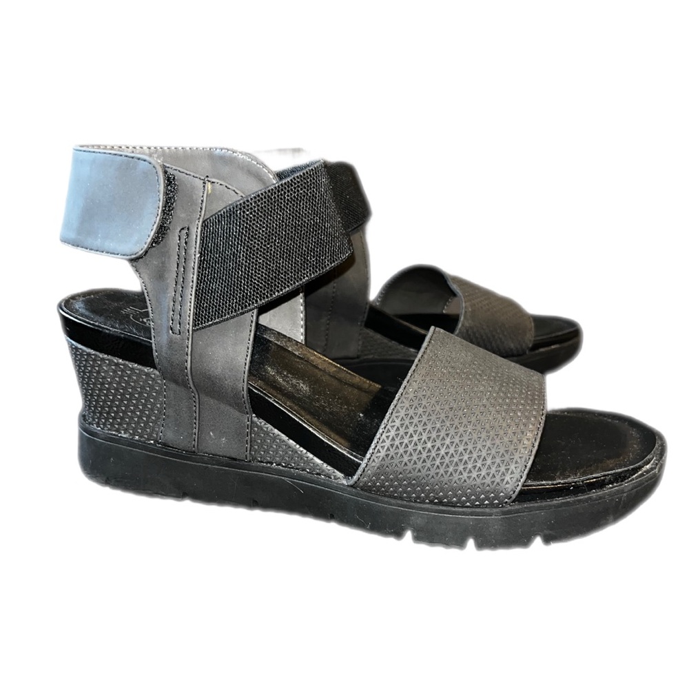 Hocus Pocus Sandals Philo a wedge size 9M